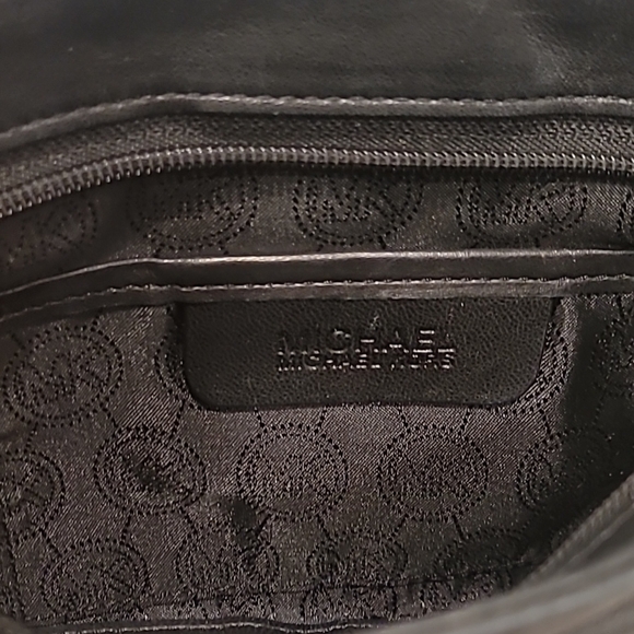 Michael Kors Black Shoulder Bag - Picture 3 of 10